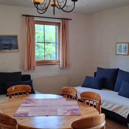 Schloss Wasserleonburg * Нёч