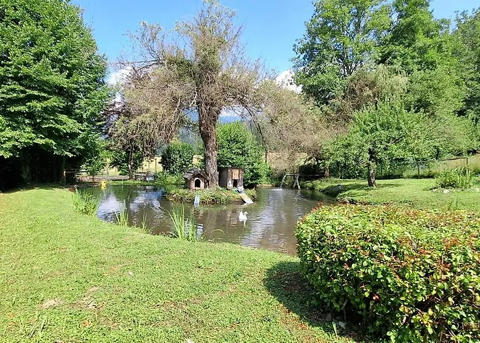 Schloss Wasserleonburg * Noetsch